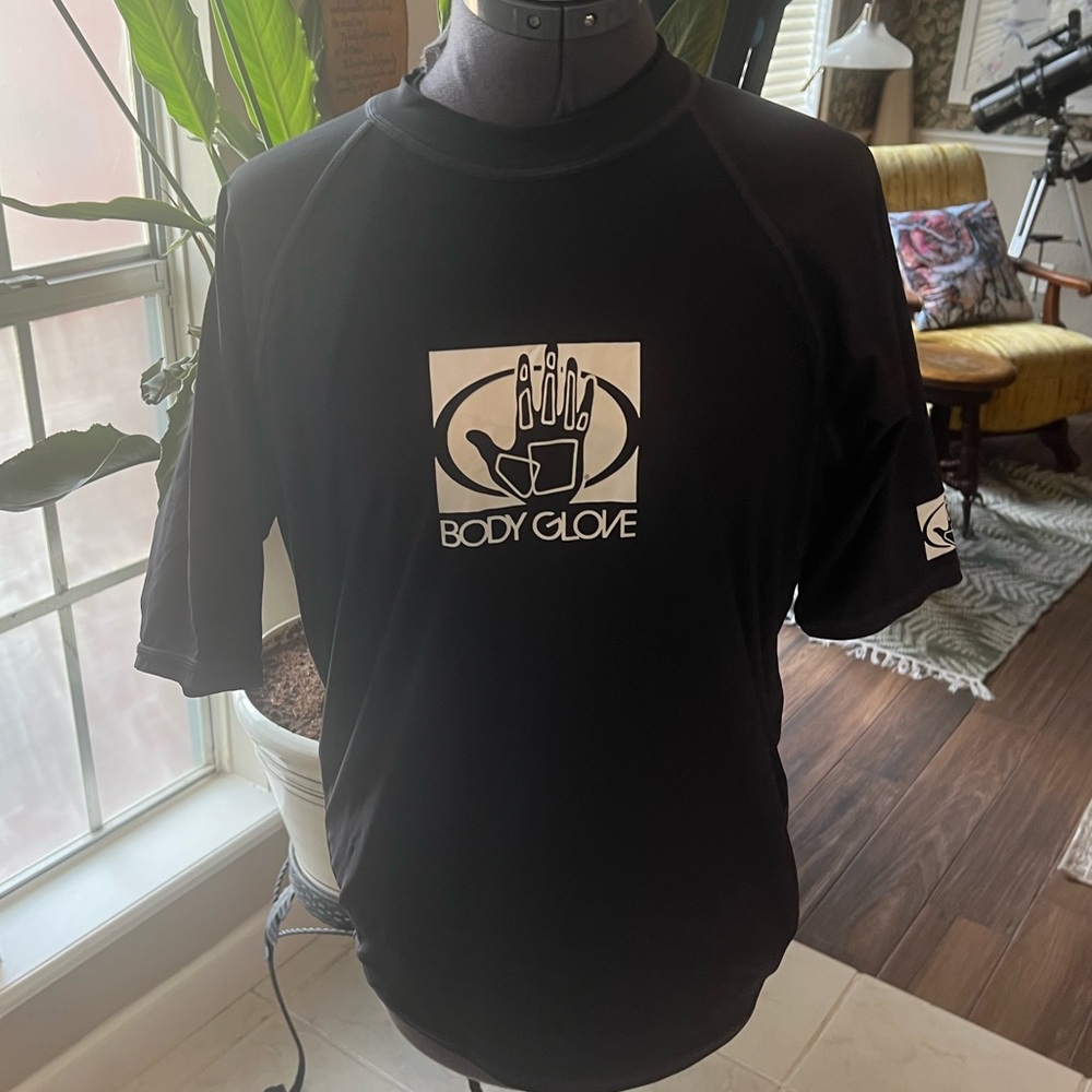 Body Glove swim shirt size M